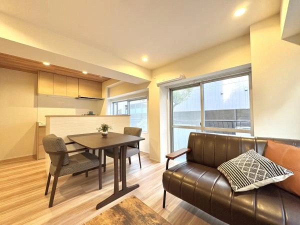 Crown Nishi-Azabu 2F