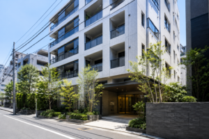 Does a “No Monthly Mansion” Clause Really Prohibit Monthly Rentals?