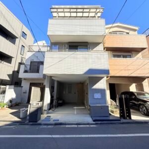 A Tokyo Base for Your Family — Three Independent Units in Oshiage