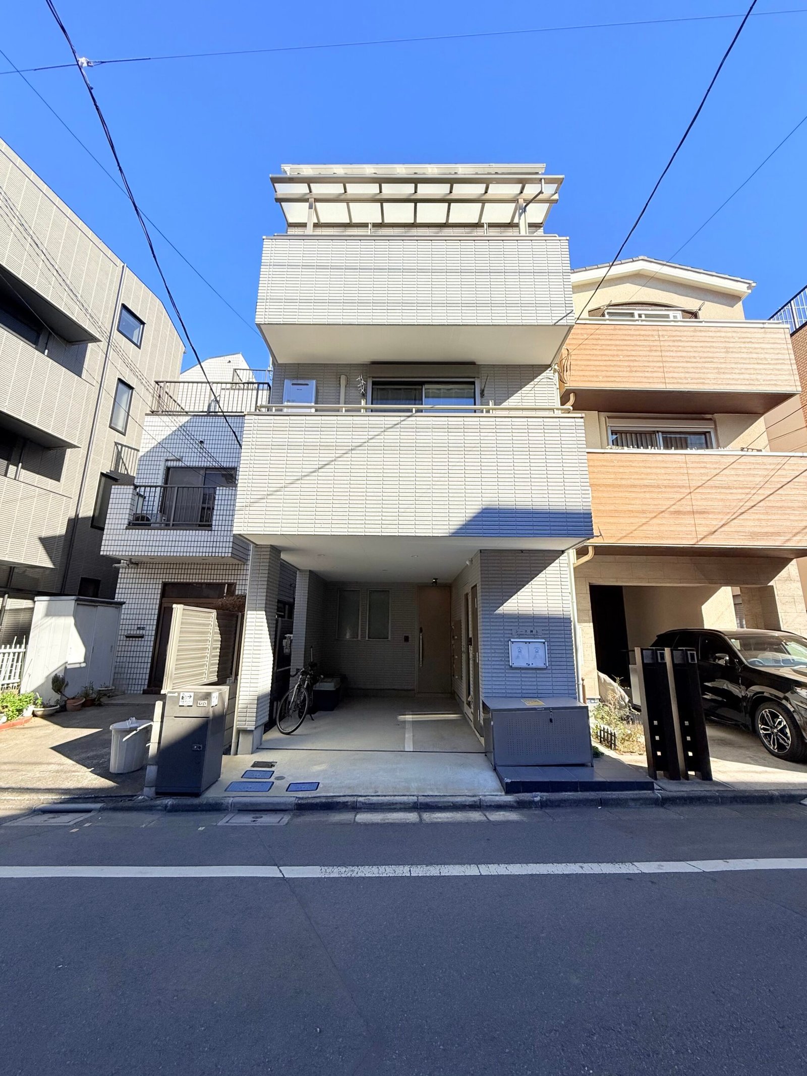 A Tokyo Base for Your Family — Three Independent Units in Oshiage