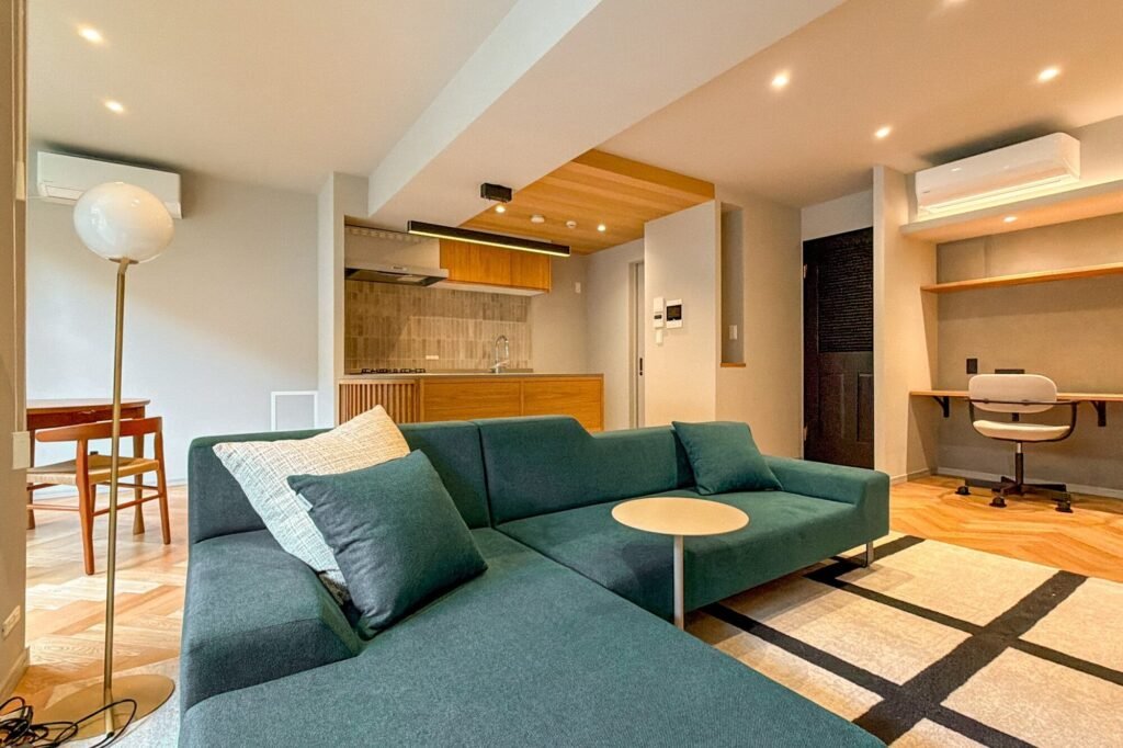 Ars Nakameguro Virtrete – Designer-Renovated 1LDK with Private Garden