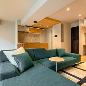 Ars Nakameguro Virtrete – Designer-Renovated 1LDK with Private Garden